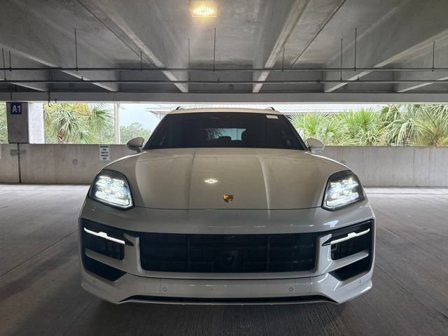 Used 2025 Porsche Cayenne S AWD/4WD image 8