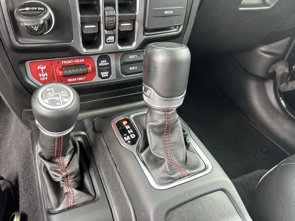 Used 2021 Jeep Gladiator Rubicon w/ Dual Top Group AWD/4WD image 26