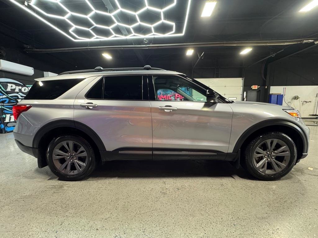 Used 2023 Ford Explorer XLT w/ Equipment Group 202A AWD/4WD image 7