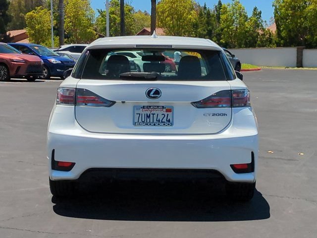 Used 2016 Lexus CT 200h w/ Seat Comfort Package FWD image 6