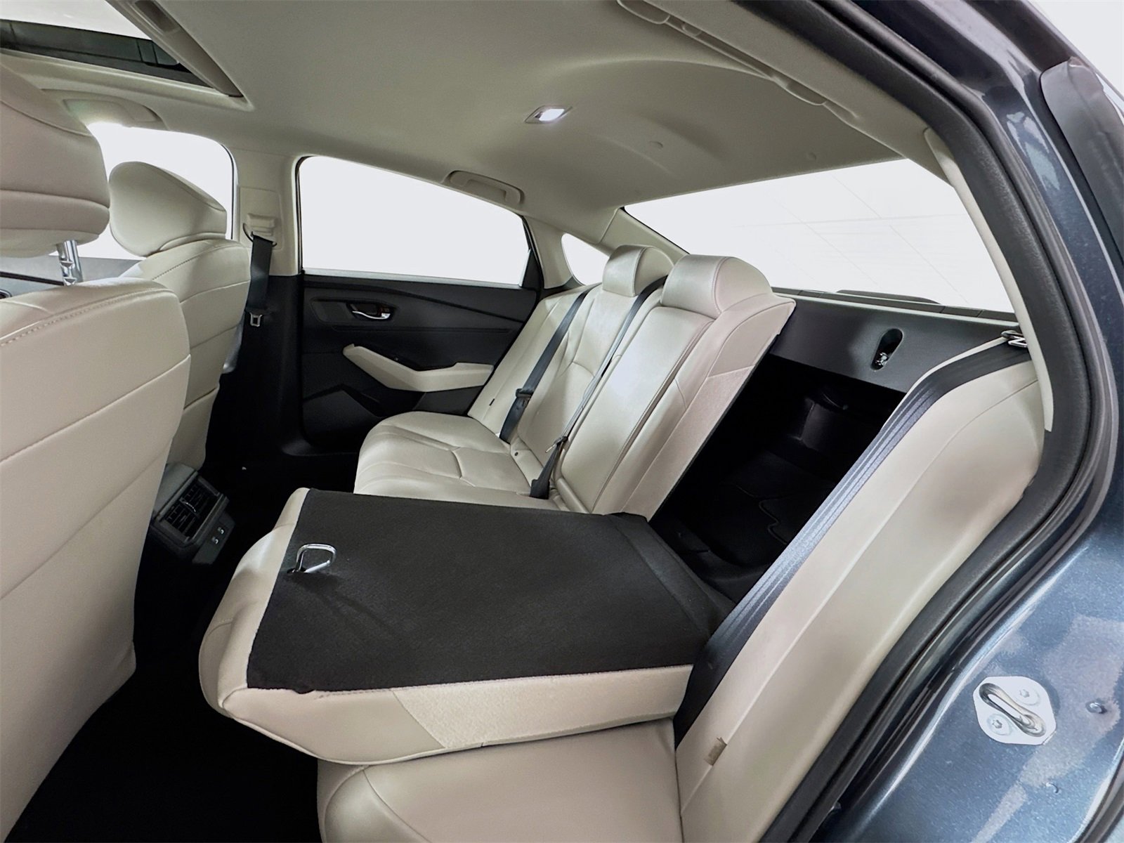 Used 2023 Honda Accord EX-L image 15