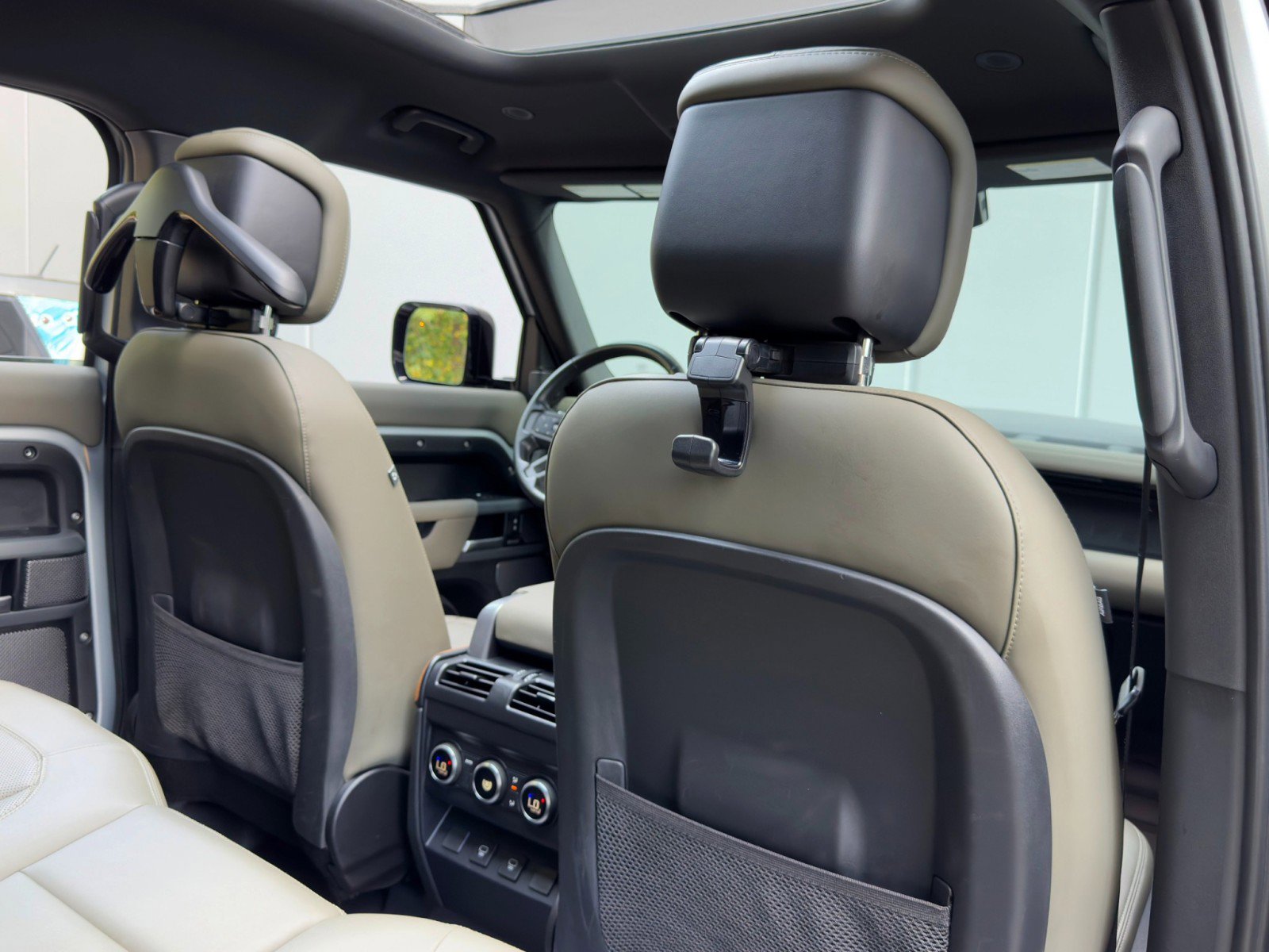 Used 2023 Land Rover Defender 110 X image 40