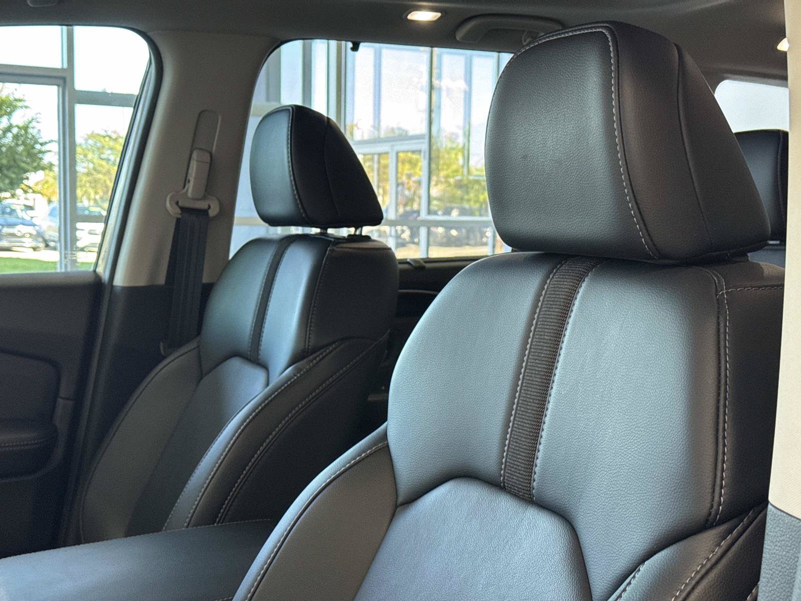 Used 2025 Honda Pilot Touring image 13
