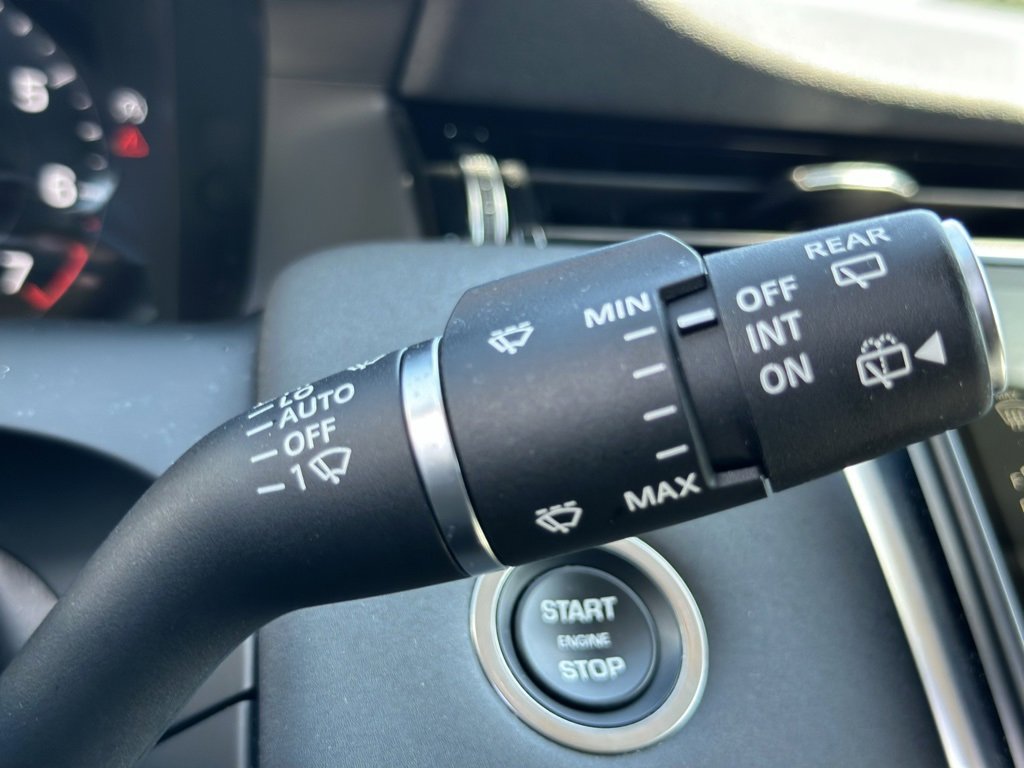 Used 2024 Land Rover Discovery Sport S image 30