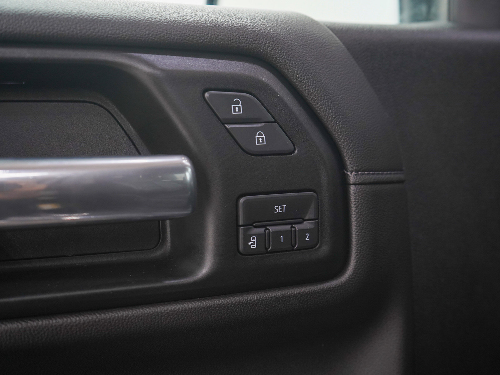 Used 2019 GMC Sierra 1500 SLT w/ Driver Alert Package I AWD/4WD image 24
