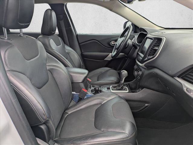 Used 2018 Jeep Cherokee Latitude Plus w/ Comfort/Convenience Group image 21