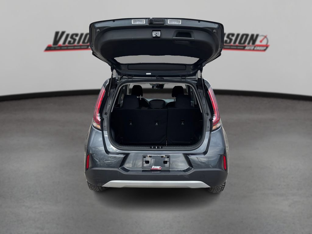 Used 2023 Kia Soul LX image 11