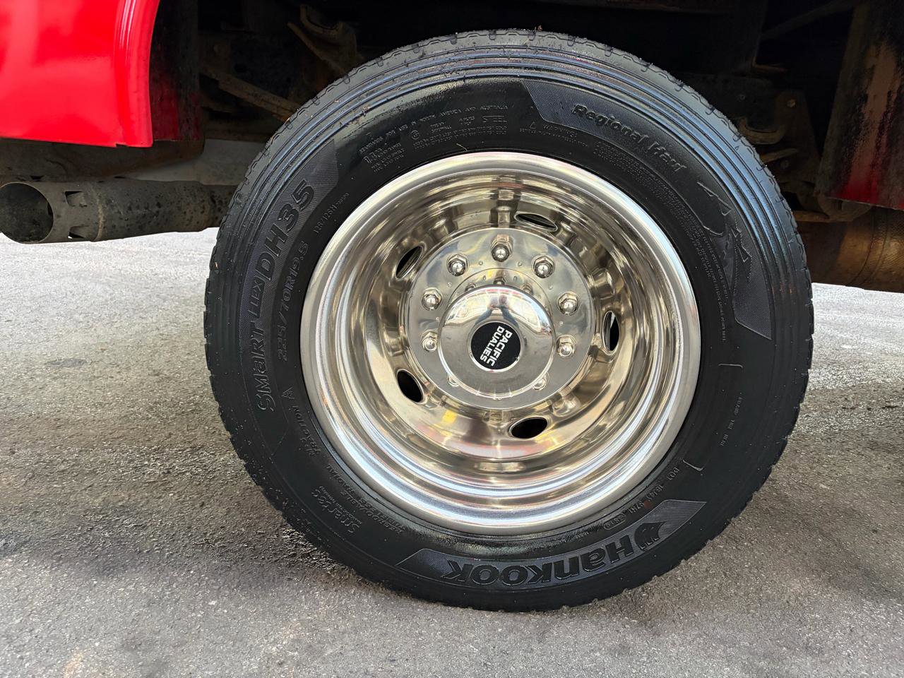 Used 2016 Ford F550 4x4 Regular Cab Super Duty image 16