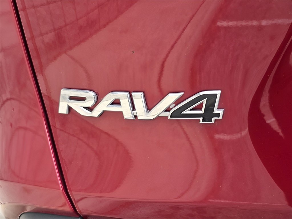 Used 2021 Toyota RAV4 XLE image 13