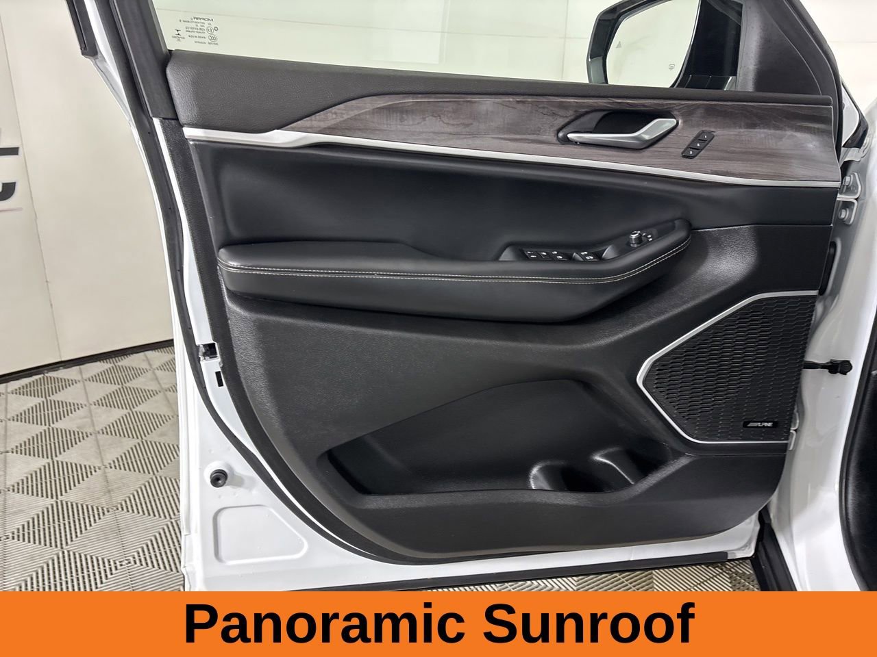 Used 2022 Jeep Grand Cherokee L Limited image 9