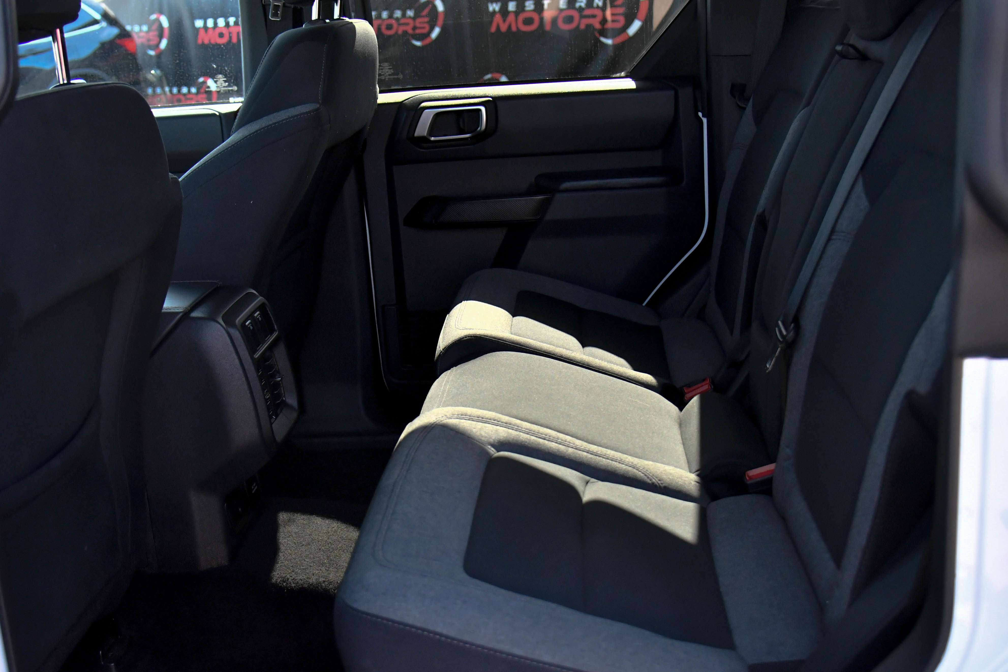 Used 2025 Ford Bronco Big Bend image 36