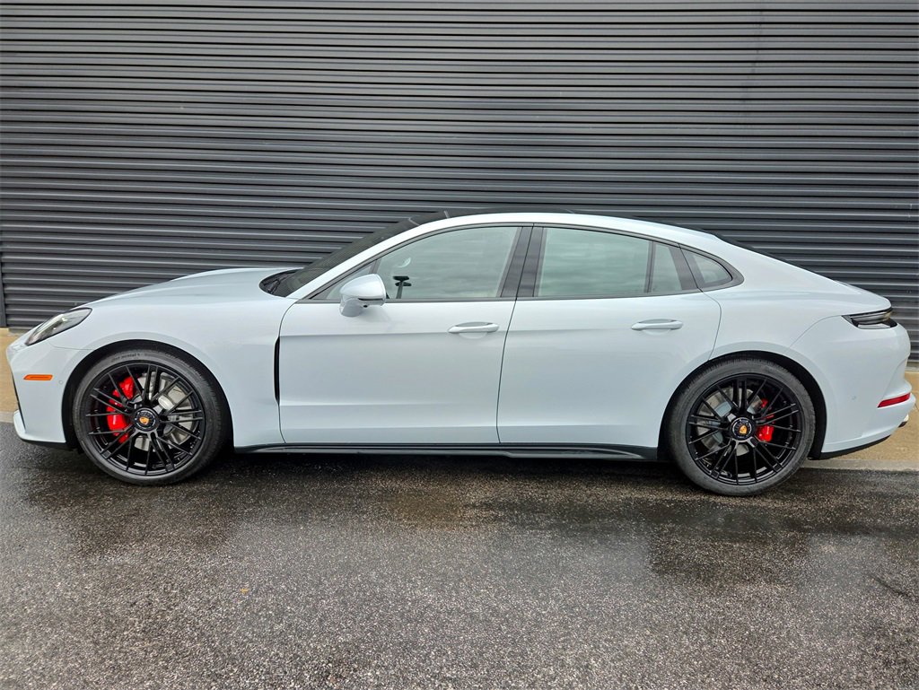 New 2026 Porsche Panamera GTS image 2