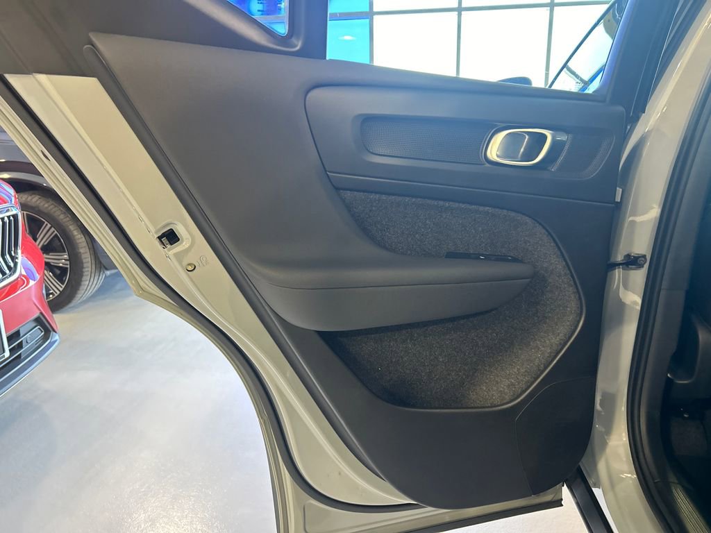 Used 2026 Volvo XC40 B5 Core w/ Climate Package image 21