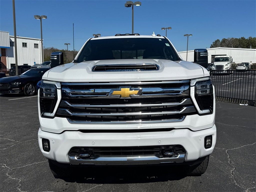 Used 2024 Chevrolet Silverado 2500 High Country w/ High Country Premium Package image 3
