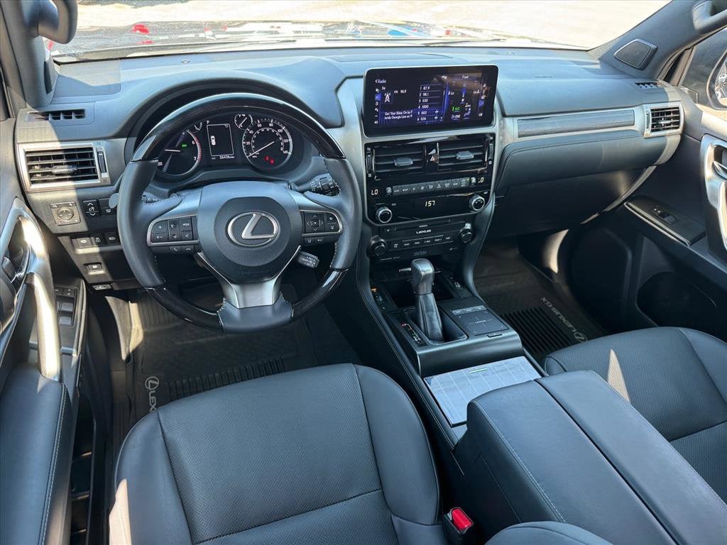 Used 2023 Lexus GX 460 Premium w/ Accessory Package AWD/4WD image 15