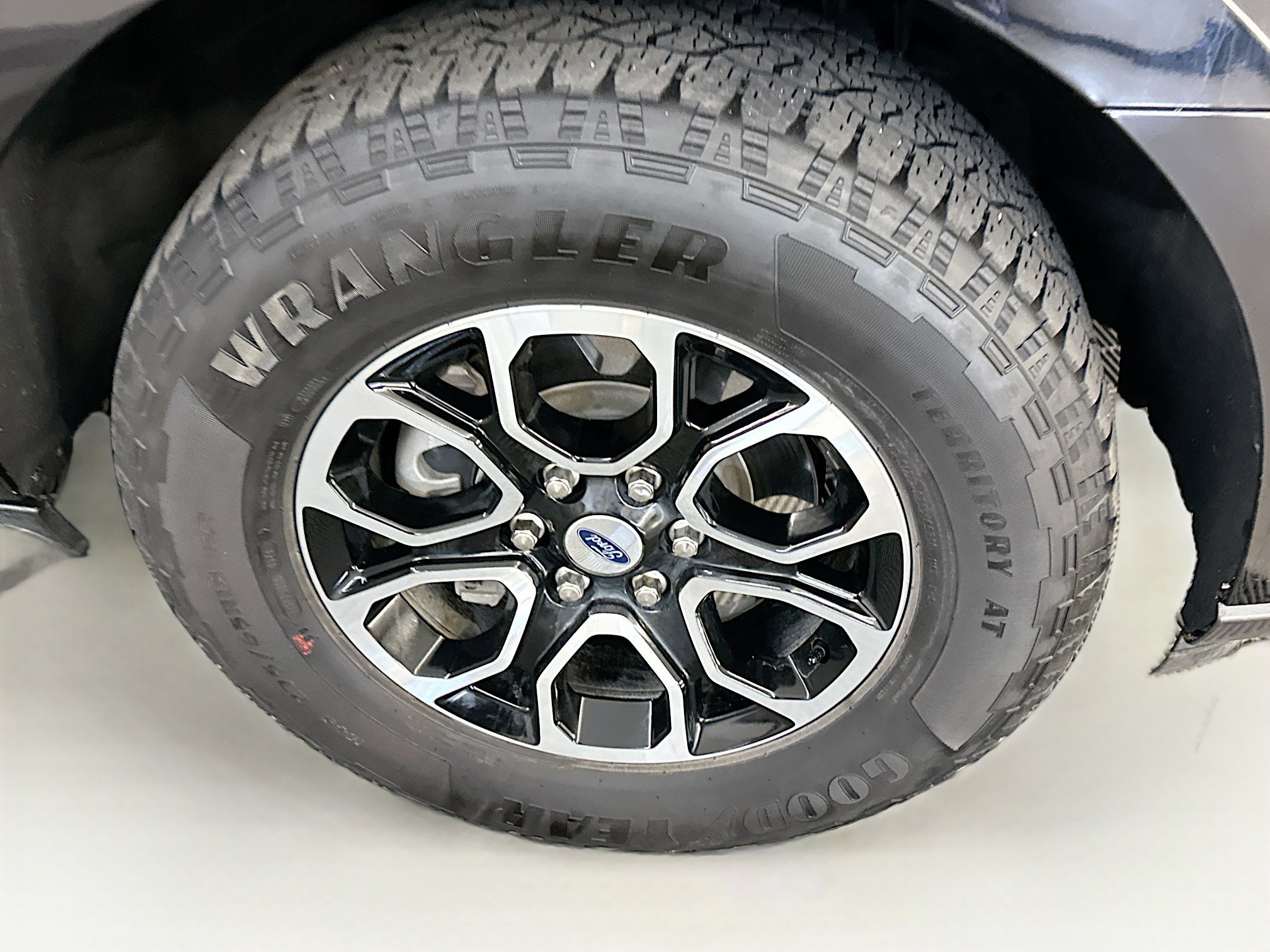 Used 2024 Ford Expedition XLT image 11