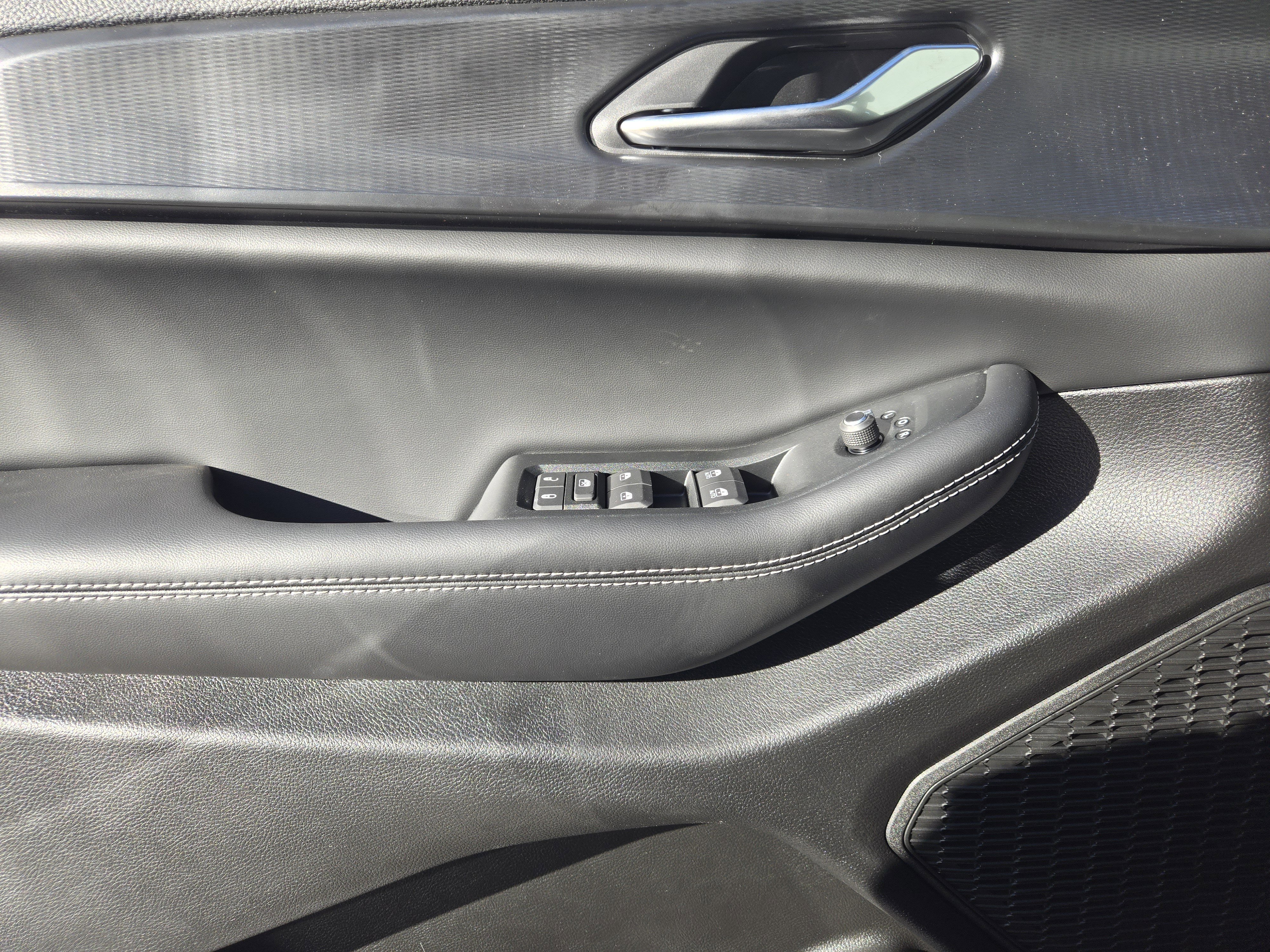 New 2025 Jeep Grand Cherokee L Laredo image 18