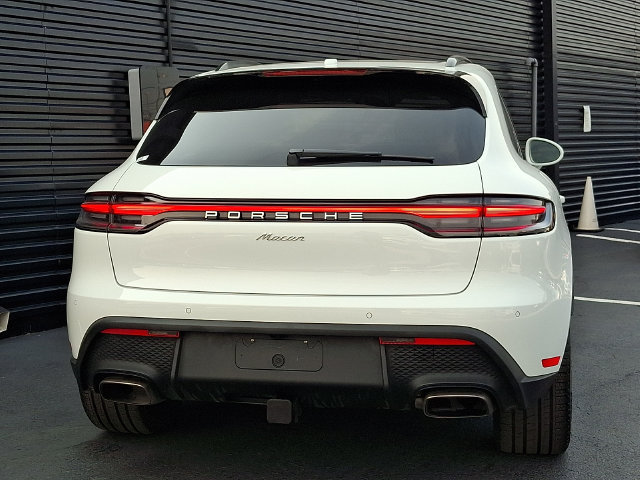 Certified 2026 Porsche Macan AWD/4WD image 6