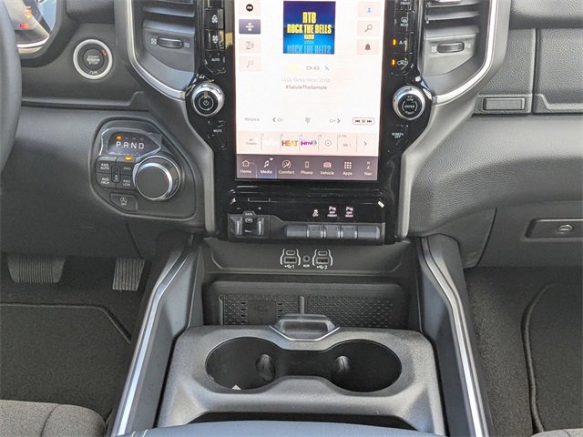 New 2026 RAM 1500 4x4 Crew Cab image 18