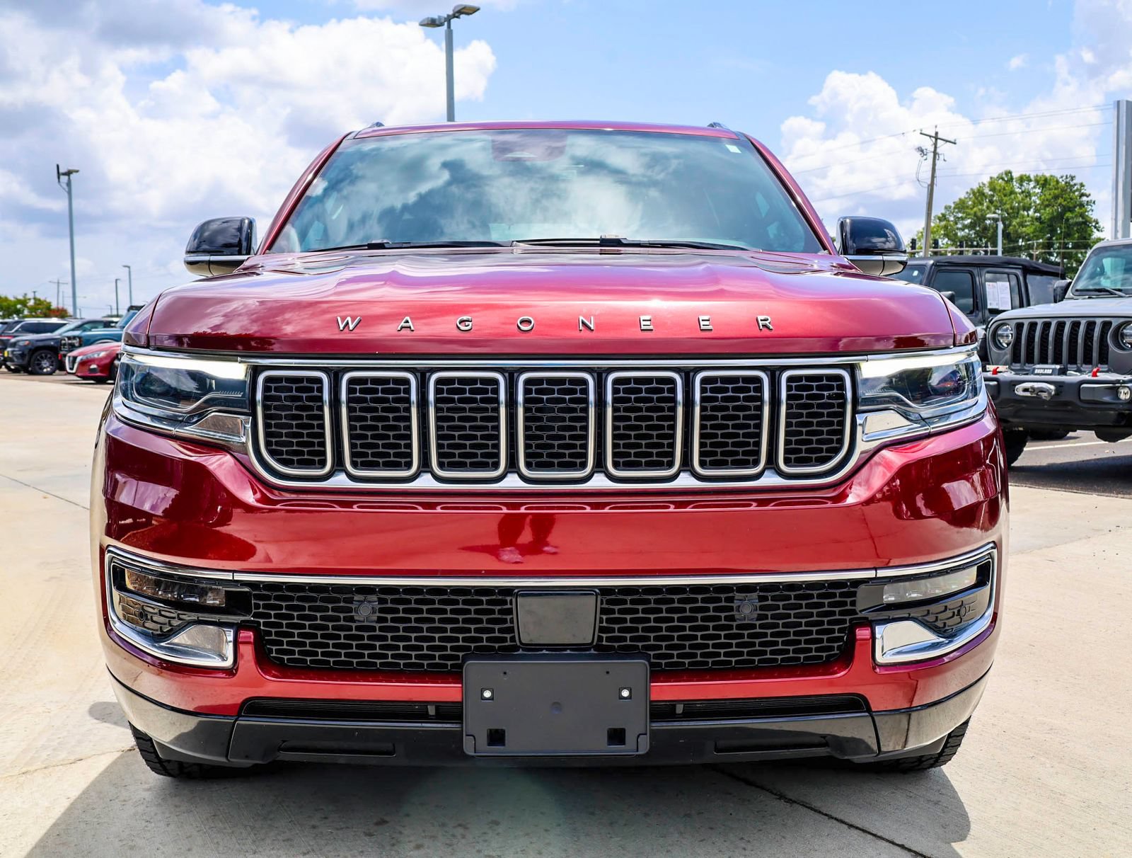 Used 2023 Jeep Wagoneer 4WD image 3