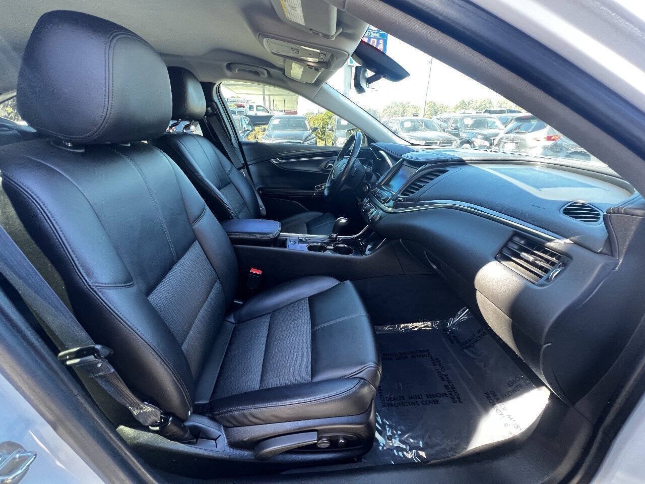 Used 2016 Chevrolet Impala LT w/ Convenience Package FWD image 13