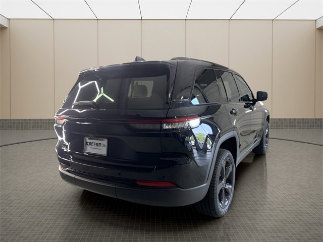 New 2025 Jeep Grand Cherokee Limited w/ Black Appearance Package image 5