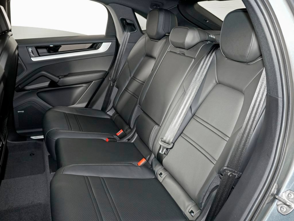 Certified 2026 Porsche Cayenne Coupe AWD/4WD image 34