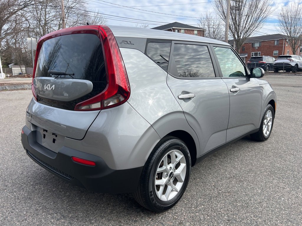 Certified 2022 Kia Soul LX w/ Technology Package image 5
