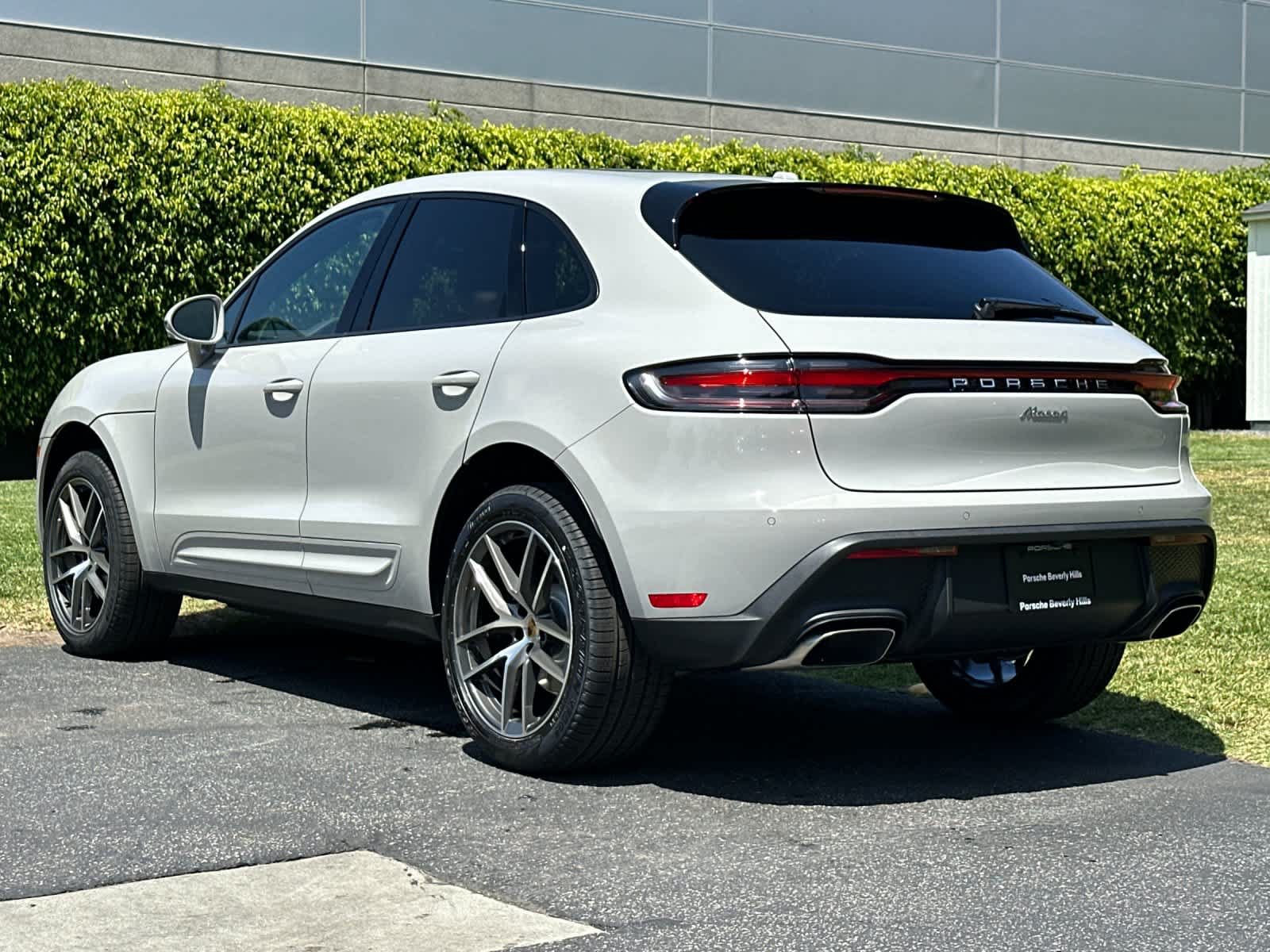 New 2026 Porsche Macan AWD/4WD image 3