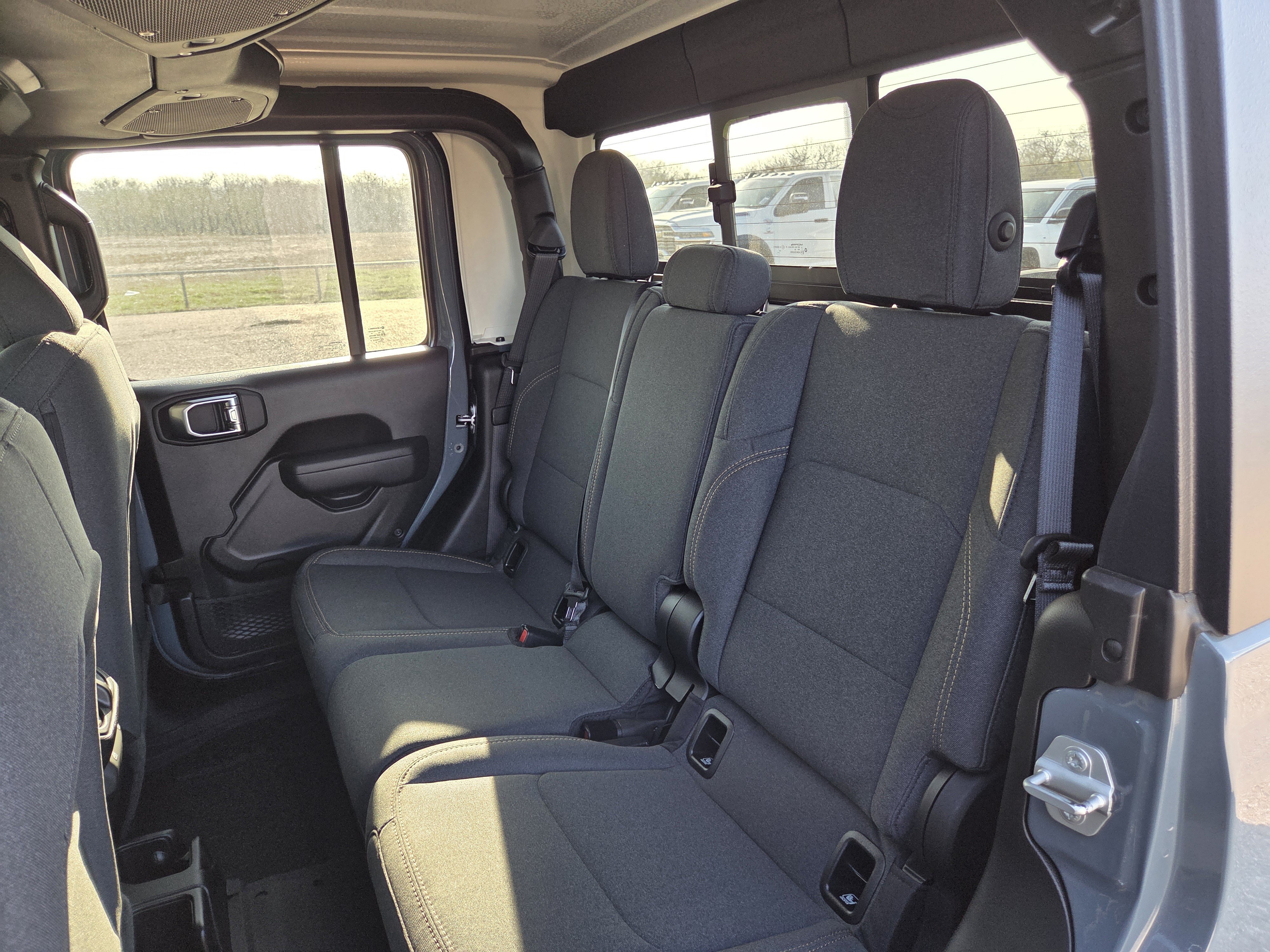 Used 2025 Jeep Gladiator Sport AWD/4WD image 22