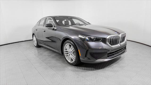 Used 2025 BMW 530i w/ Premium Package RWD image 11
