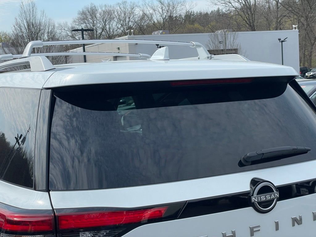 Certified 2025 Nissan Pathfinder SL image 39