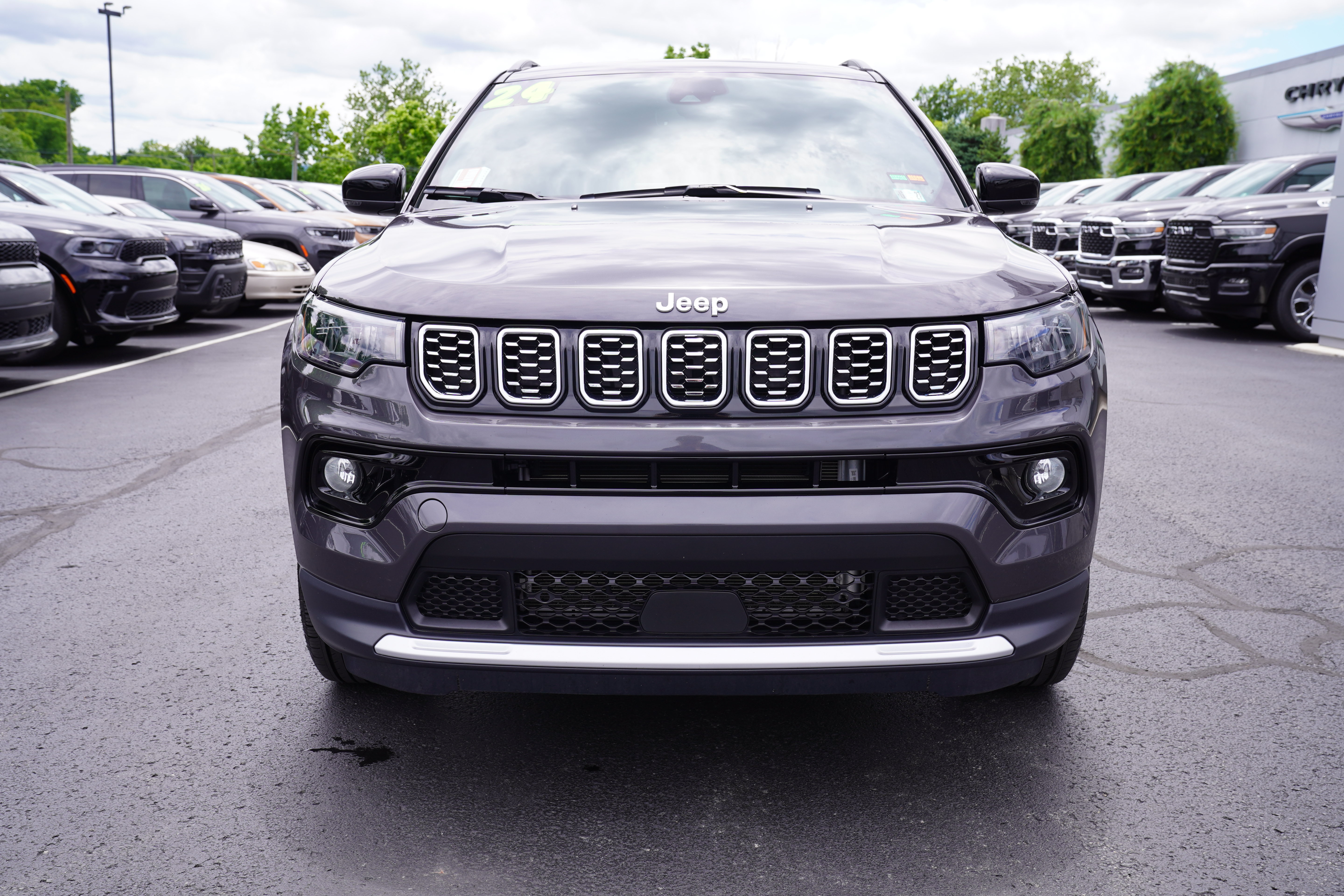 Used 2024 Jeep Compass Limited AWD/4WD image 10