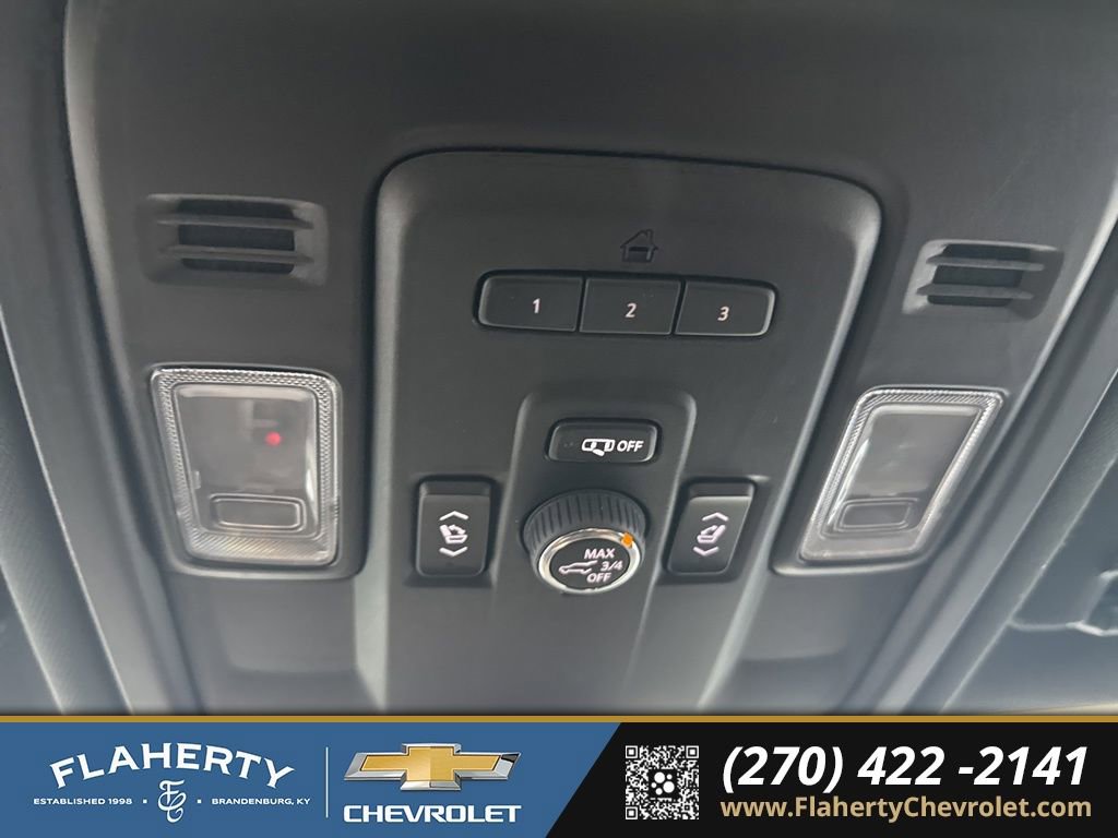 Used 2024 GMC Yukon AT4 w/ Technology Package image 29
