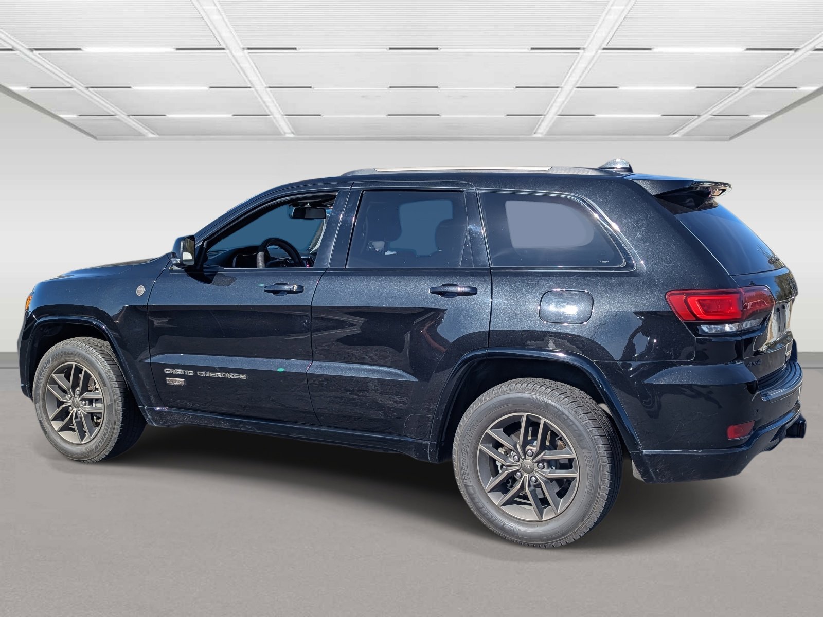 Used 2016 Jeep Grand Cherokee Limited 75th Anniversary image 3