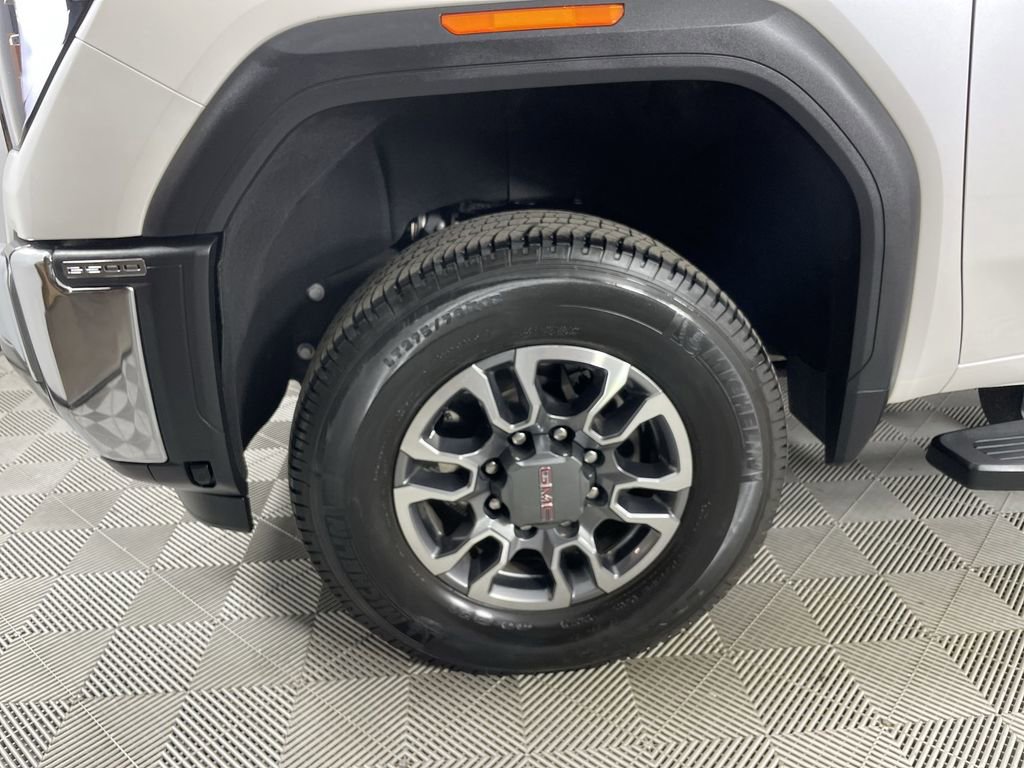 Used 2025 GMC Sierra 2500 SLT w/ SLT Convenience Package image 33