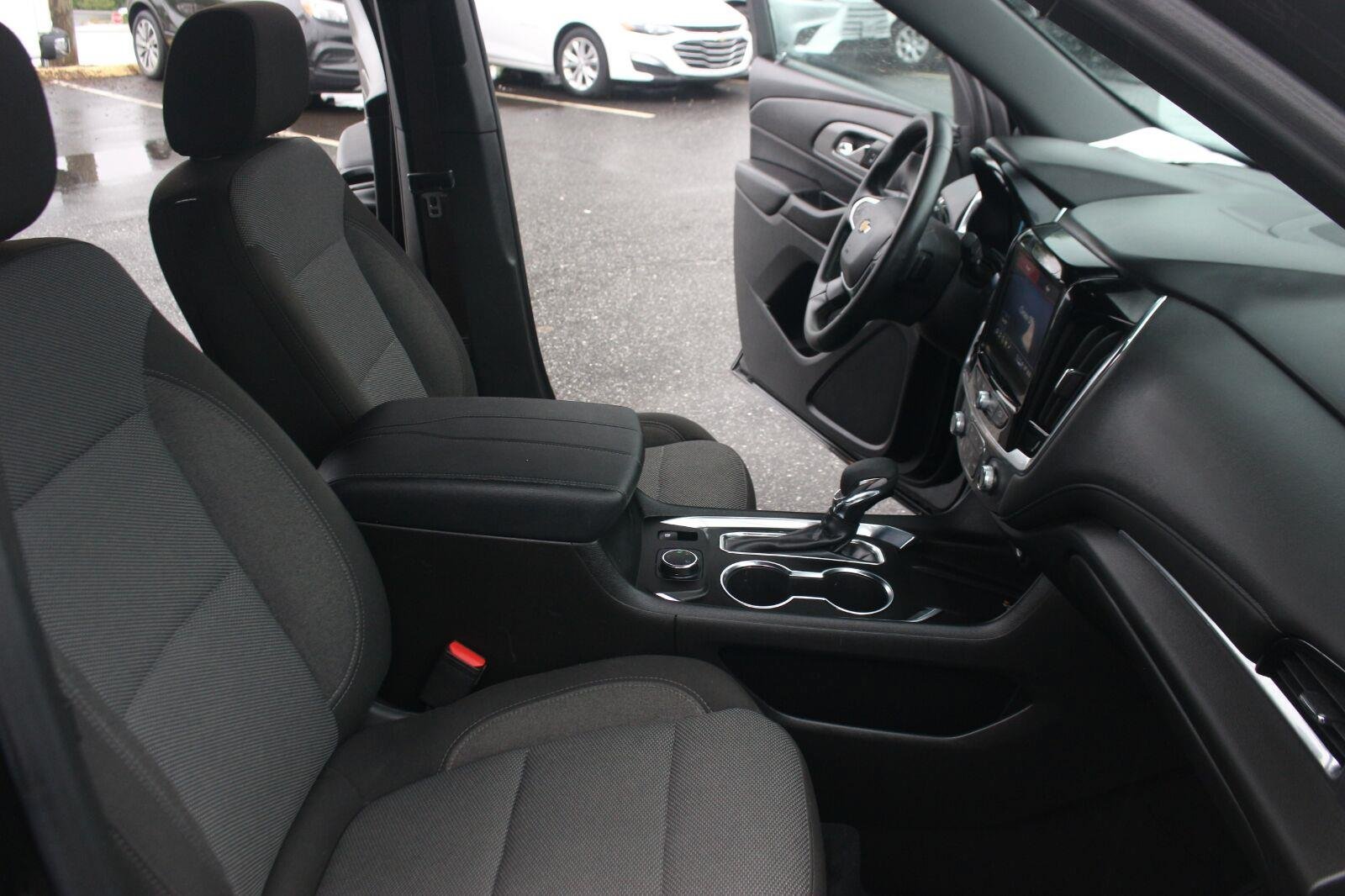 Used 2023 Chevrolet Traverse LT w/ LPO, Cargo Package AWD/4WD image 34