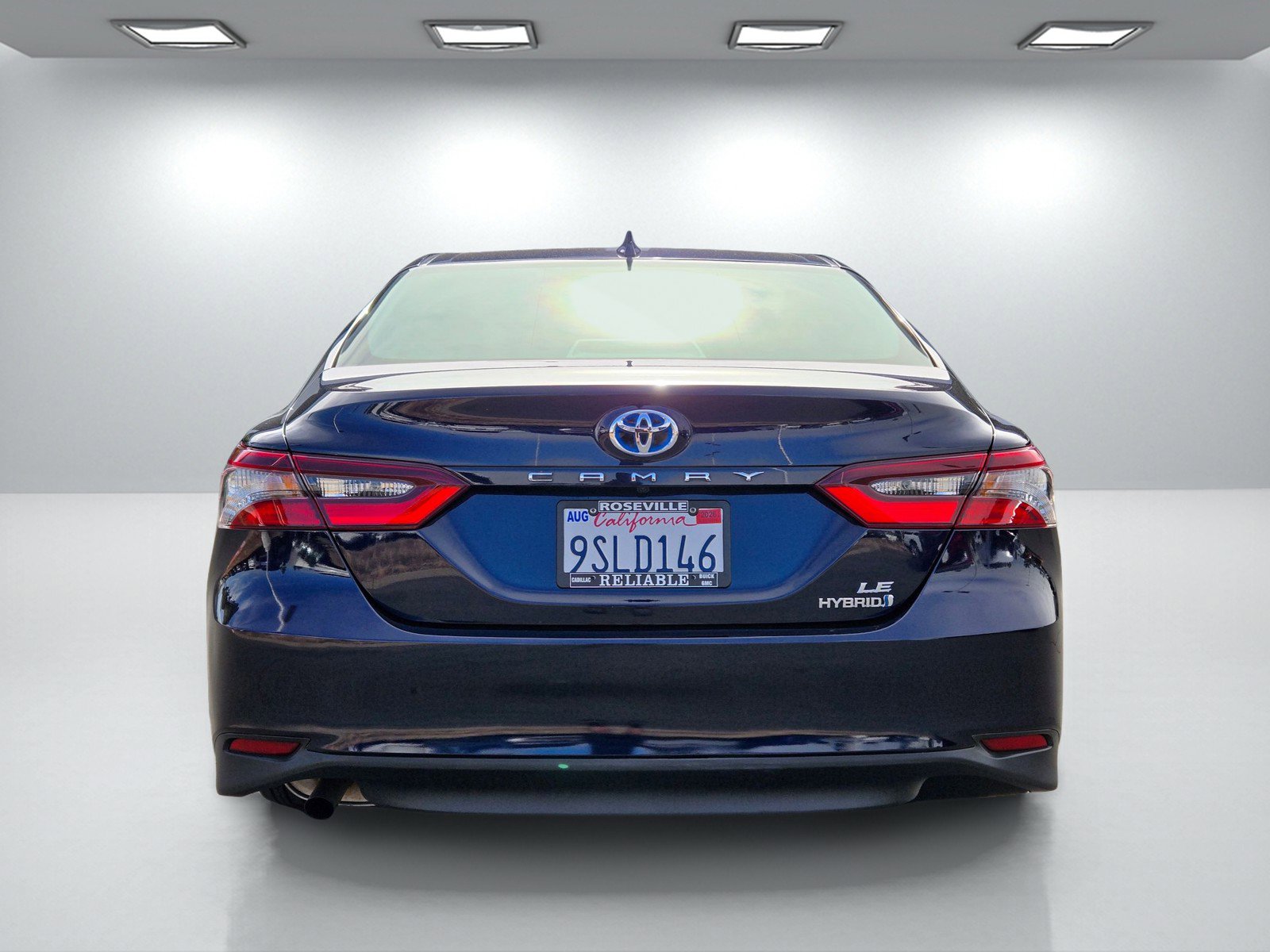 Used 2022 Toyota Camry LE FWD image 5