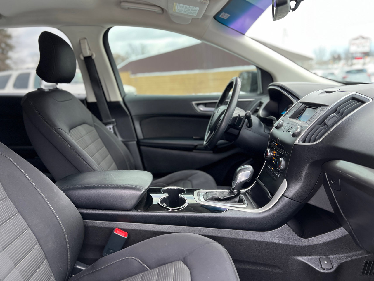 Used 2015 Ford Edge SEL image 49