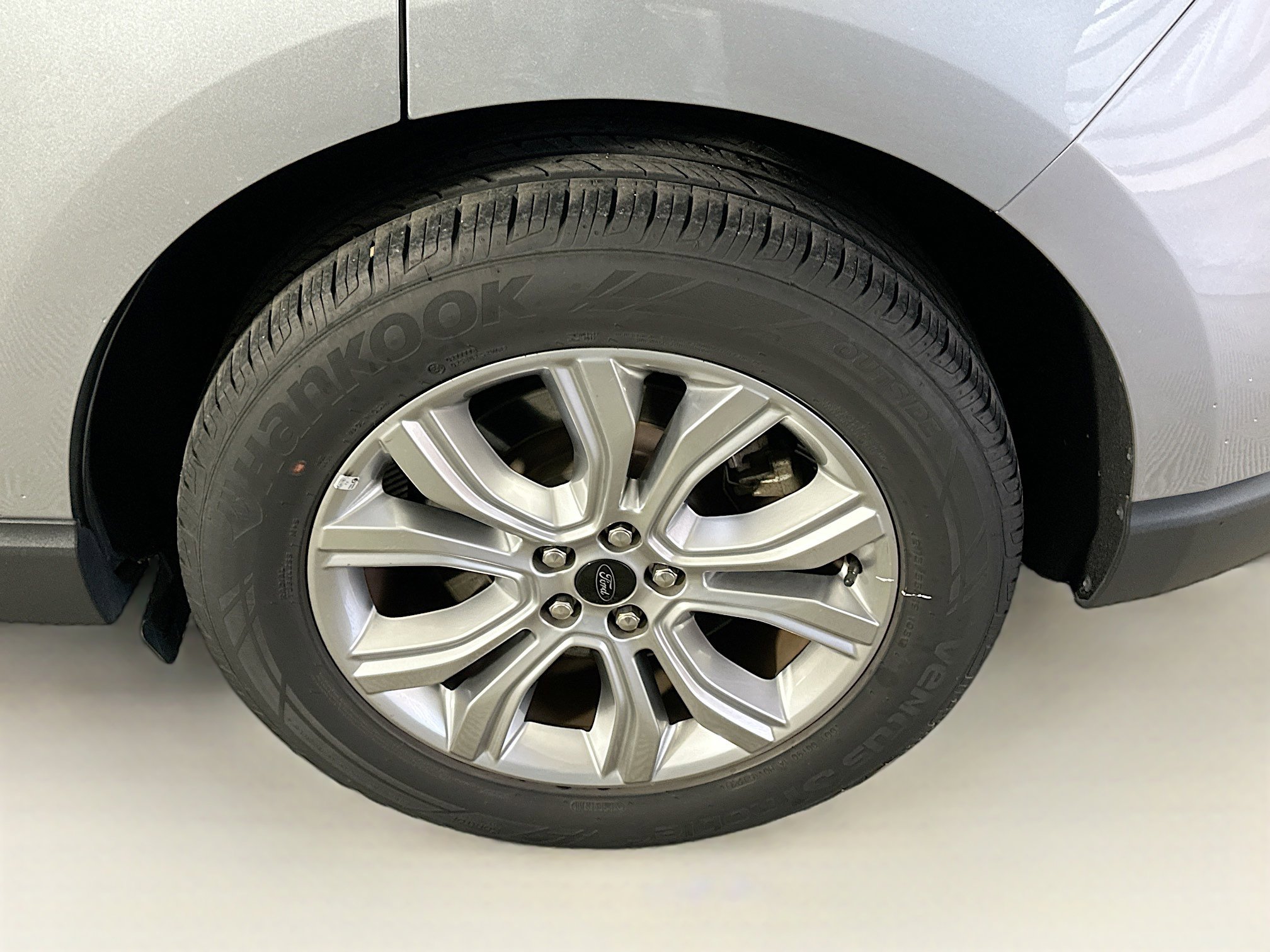 Used 2024 Ford Edge Titanium image 11