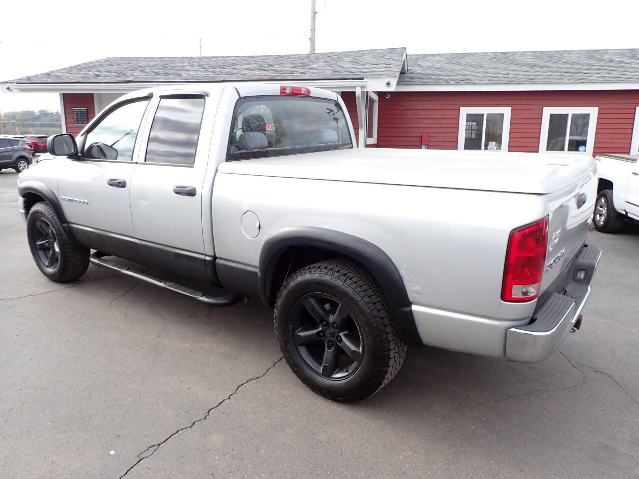 Used 2004 Dodge Ram 1500 Truck SLT w/ Quad Cab Value Group image 4