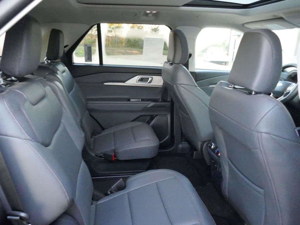 New 2026 Ford Explorer Active image 13