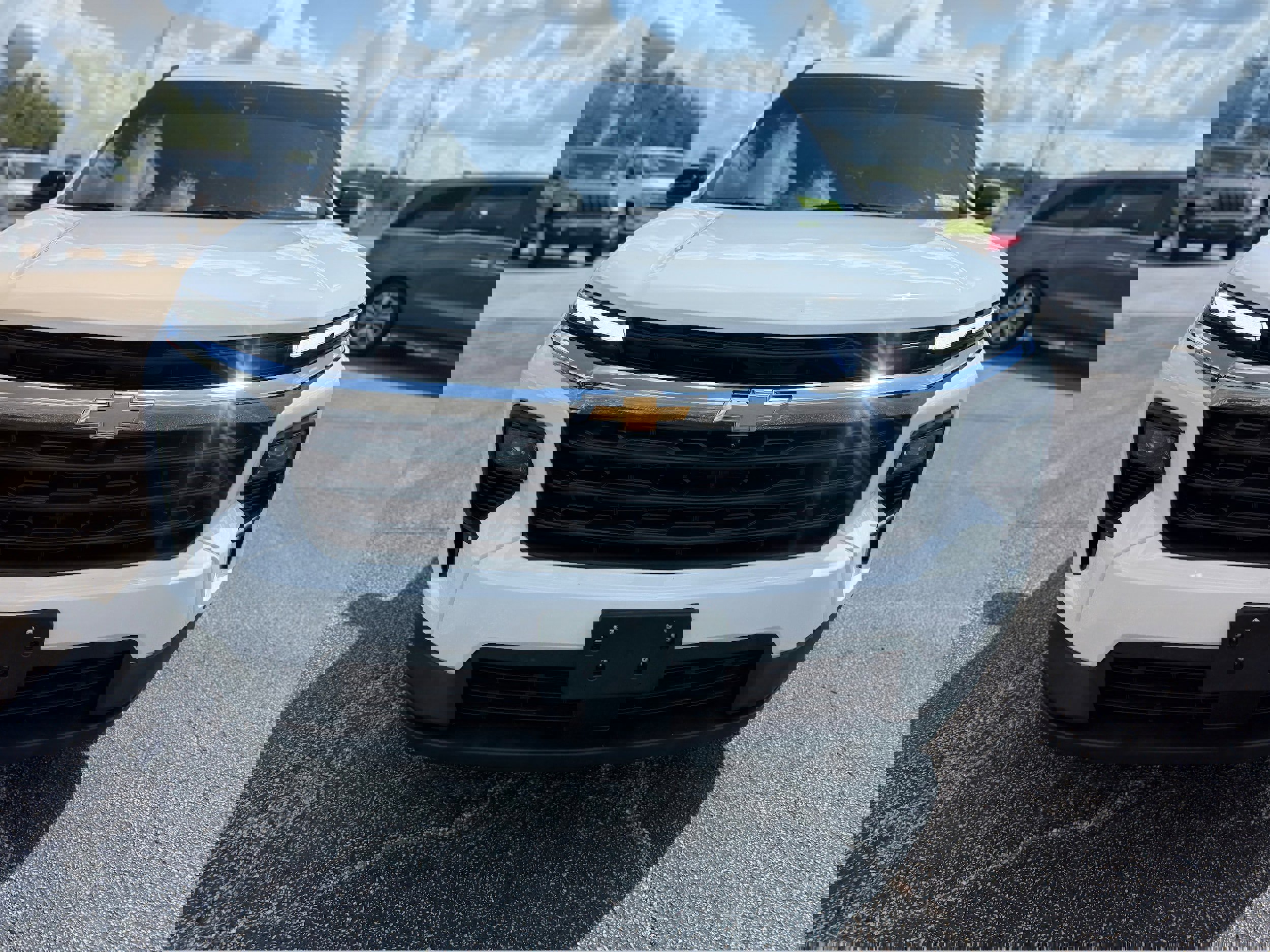 Used 2024 Chevrolet Traverse LS image 2