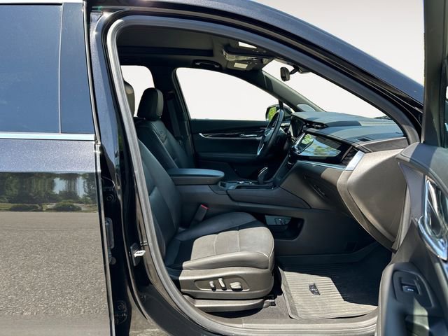 Used 2022 Cadillac XT6 Premium Luxury w/ Technology Package AWD/4WD image 15