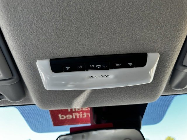 Used 2024 Nissan Versa S w/ Trunk Package image 27