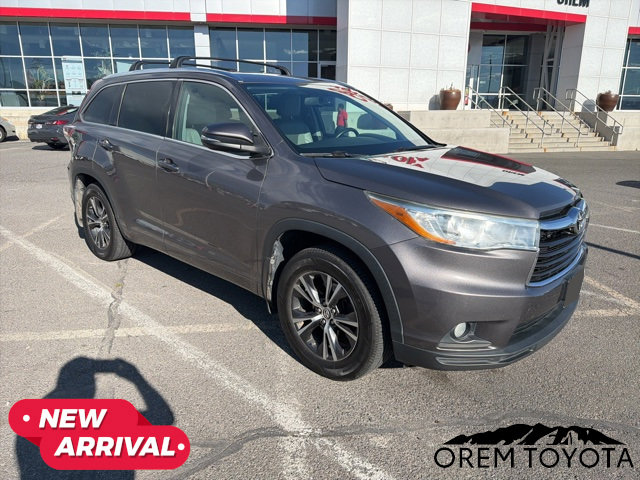 Used 2016 Toyota Highlander XLE AWD/4WD video 1