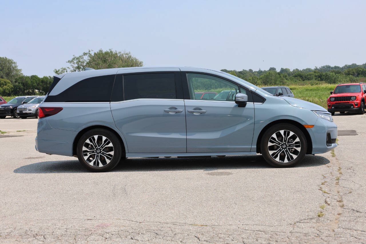 Used 2025 Honda Odyssey Elite image 7