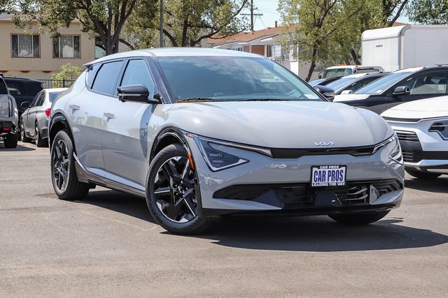 New 2026 Kia EV6 Wind RWD image 2