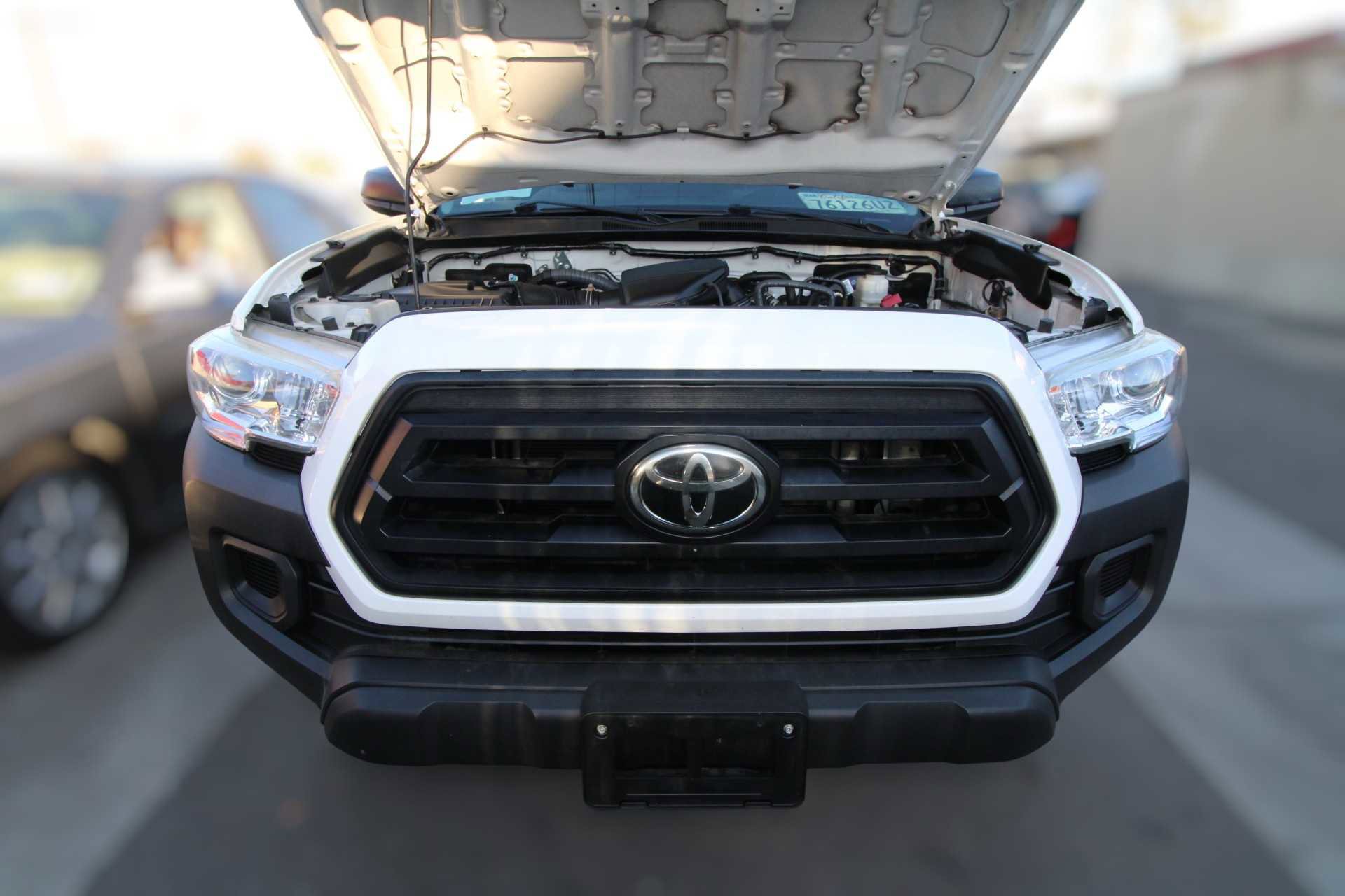 Used 2020 Toyota Tacoma SR image 35