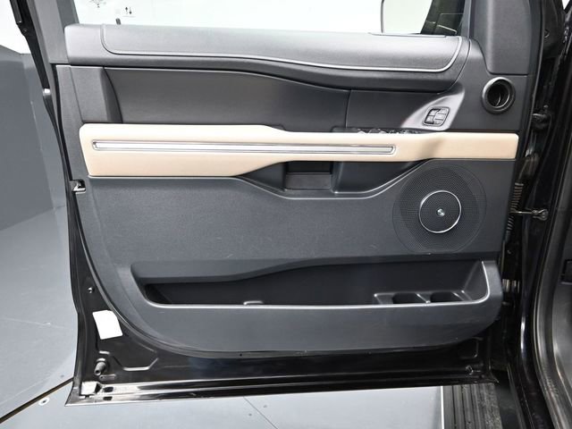 Used 2024 Ford Expedition Limited image 17